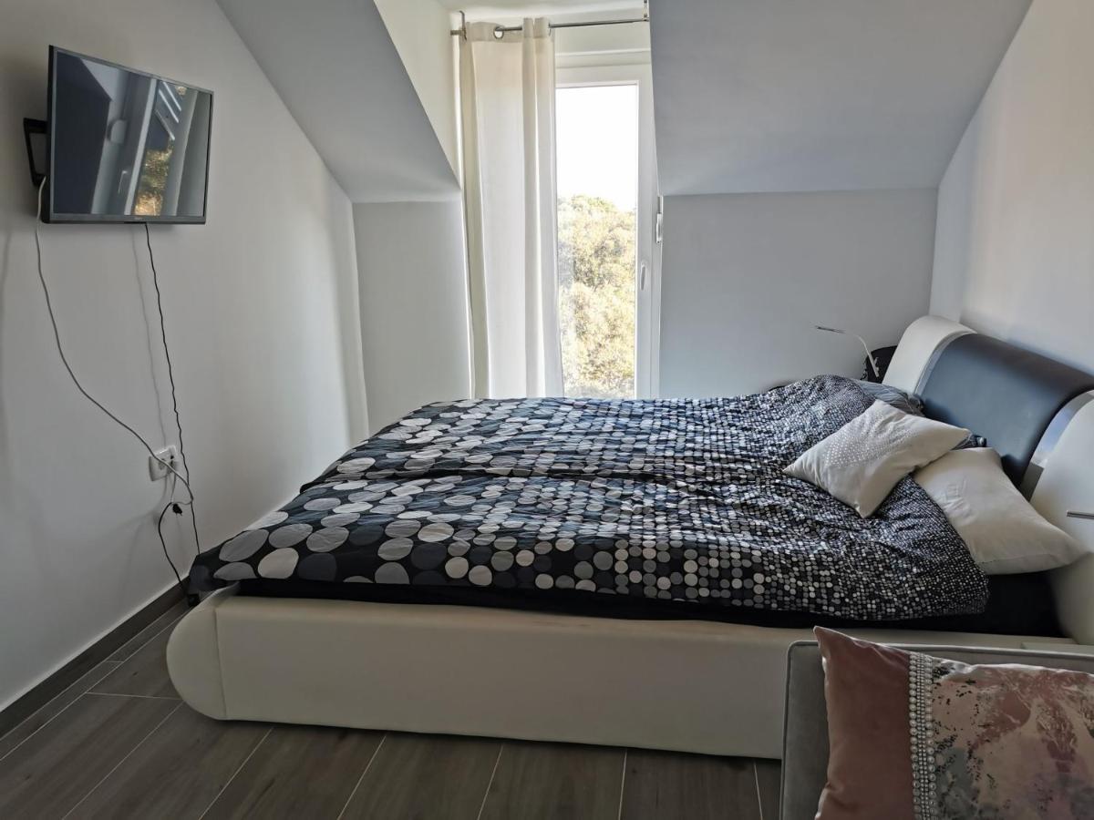Palmandre Apartmán *